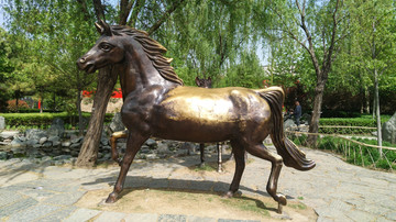 铜马雕塑