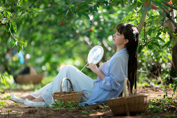 櫻桃園里的美女