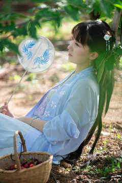 櫻桃園里的美女