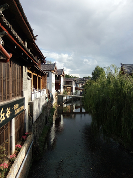 古镇河流风景