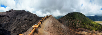 布罗莫火山口