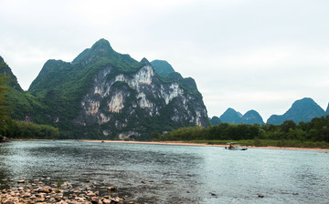 桂林山水 九马画山 漓江 倒影