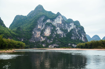 桂林山水 九马画山 漓江 倒影