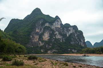 桂林山水 九马画山 漓江 倒影