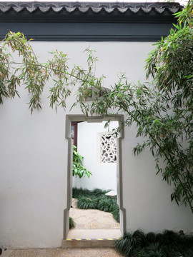 中国古典园林洞门  方形门洞