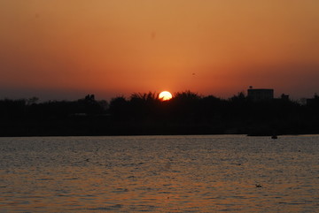 河上夕阳