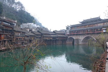 烟雨凤凰