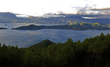 泸沽湖