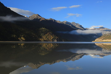 湖光山色