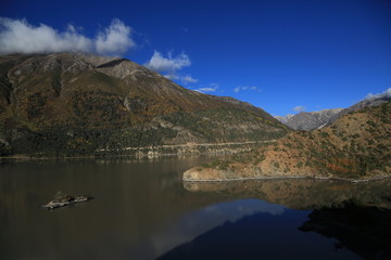 湖光山色