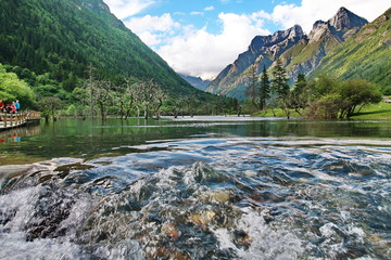 潺潺流水