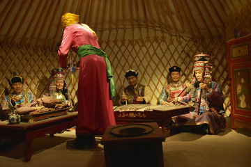 蒙古包内生活场景