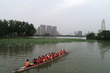 备战龙舟大赛练习忙