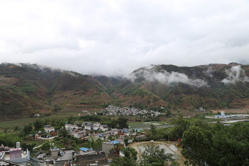 雨后小镇 村庄 云雾 小镇 雨