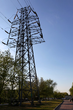 电塔 铁塔 高压线 电力输出