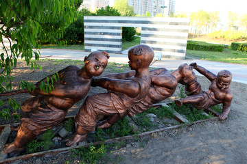 雕塑 铜雕 拔河 儿童