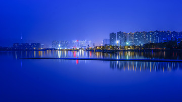 水上城市夜景