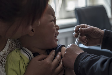 农村儿童注射疫苗