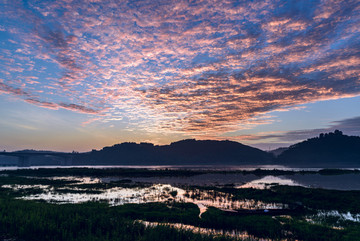 岷江日出