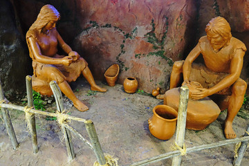 远古红山先民制陶雕塑