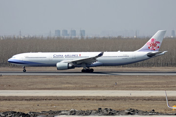 飞机滑行 台湾中华航空