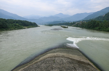 岷江 鱼嘴分水堤