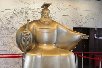 轩辕黄帝雕塑
