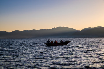 晨曦泸沽湖