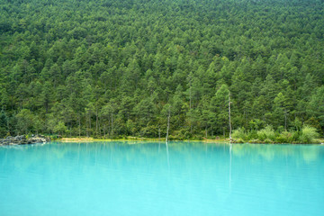 蓝月湖