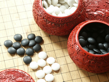 红色漆器围棋盒