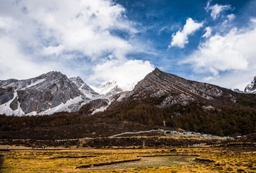 高原雪山