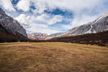 高原雪山