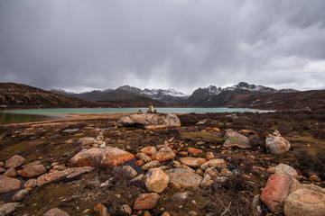 雪山湖泊