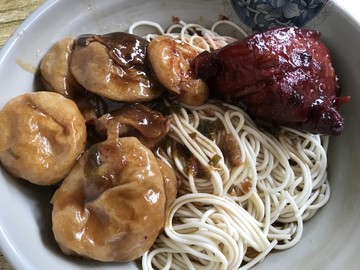 走油肉面筋双浇面