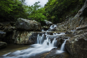 山水溪流