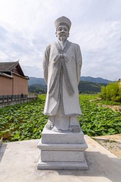 鯉魚(yú)溪石雕像