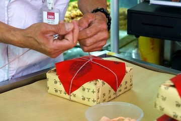 北京 特产 糕点 包装过程4
