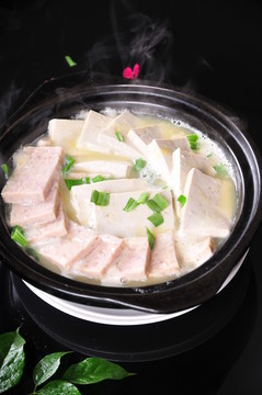 砂锅山芋豆腐