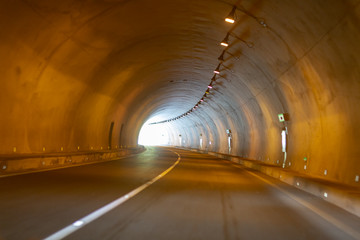 丘陵隧道