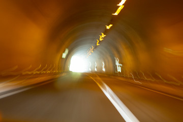 隧道光束