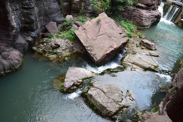 云台山红石峡奇石