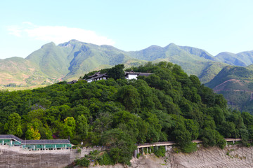 绿色山峰