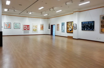 逛美术展画展画馆画廊