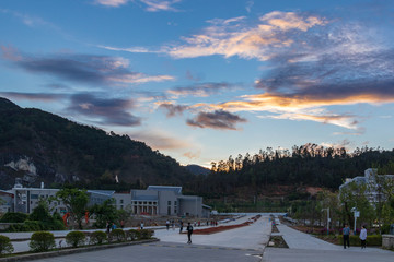 滇西科技师范学院