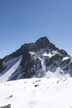 雪山山顶