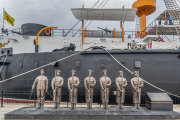 北洋海军升旗雕塑