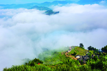 云雾山村 云绕山脉 高山白云