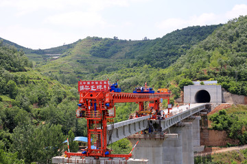 铁路建设