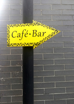咖啡店指示牌