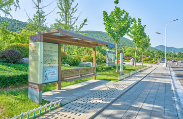 绿色公交站台 高清大画幅